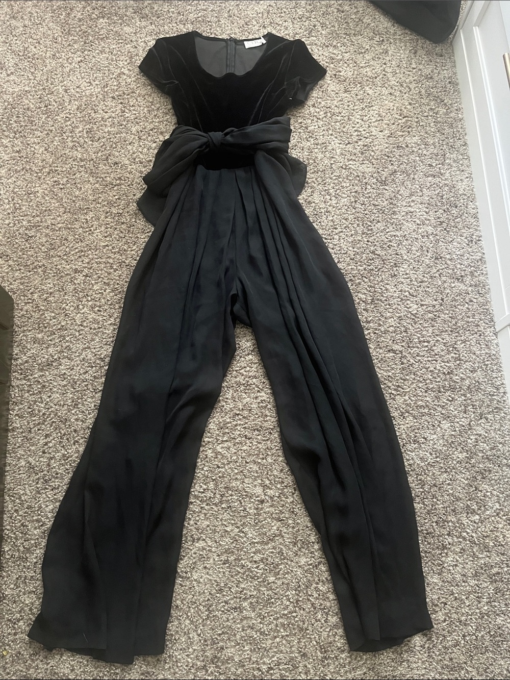 Black Velvet-Top Wide-Leg Jumpsuit with Waist Tie vintage🖤